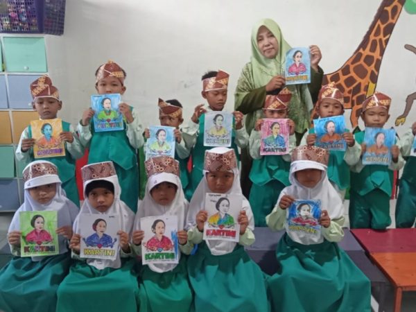 Guru Era Digital: Menjelajahi AI dan Inovasi dalam Kelas Abad ke-21 Guru Era Digital: Menjelajahi AI dan Inovasi dalam Kelas Abad ke-21