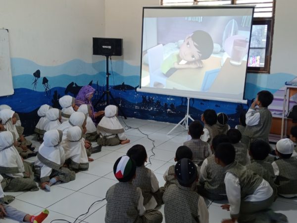 Sambut Ramadhan dengan Ceria, RA As Safrina Gelar Nonton Bareng Edukatif