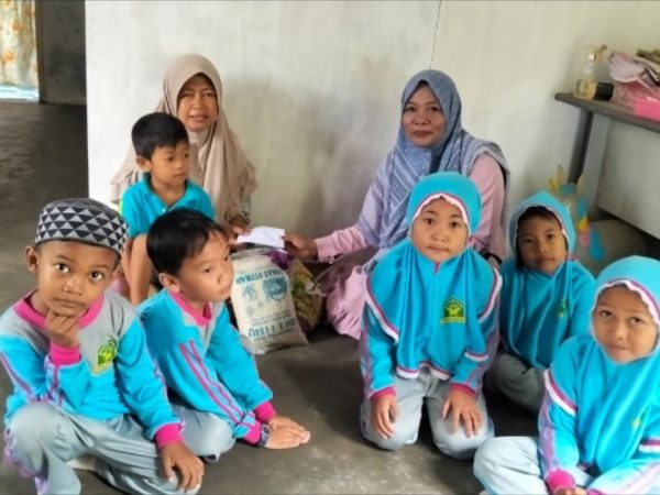 Mengetuk Pintu Langit Lewat Tangan-Tangan Mungil