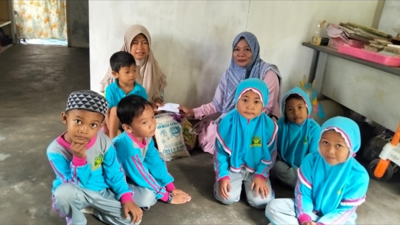 Mengetuk Pintu Langit Lewat Tangan-Tangan Mungil